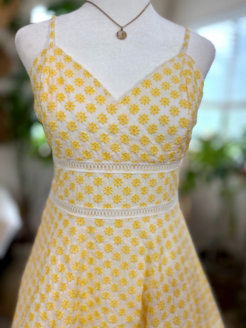 White Yellow Floral Eyelet Sundress 100%Cotton Flare Sorority Rush Cottagecore 5 - Picture 3 of 10